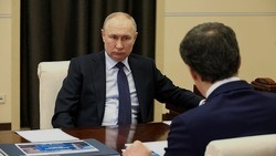 Владимир Путин отметил эффективность работы Вячеслава Гладкова по поддержанию стабильности в регионе