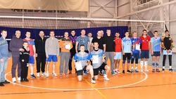 Сборная Чернянки взяла кубок открытого турнира по волейболу