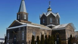 Строители ведут ремонтные работы Покровского храма в селе Захарово