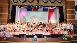 Танцоры чернянского коллектива «Радость» отметили юбилей праздничным концертом