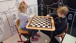 Воспитанники чернянских детских садов научились играть в шахматы