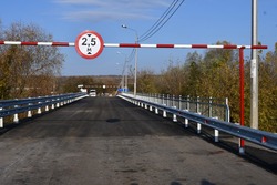 Строители сдали в срок мост через реку Оскол в посёлке Чернянка