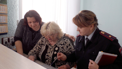 Чернянские полицейские провели беседу с жильцами гостиницы