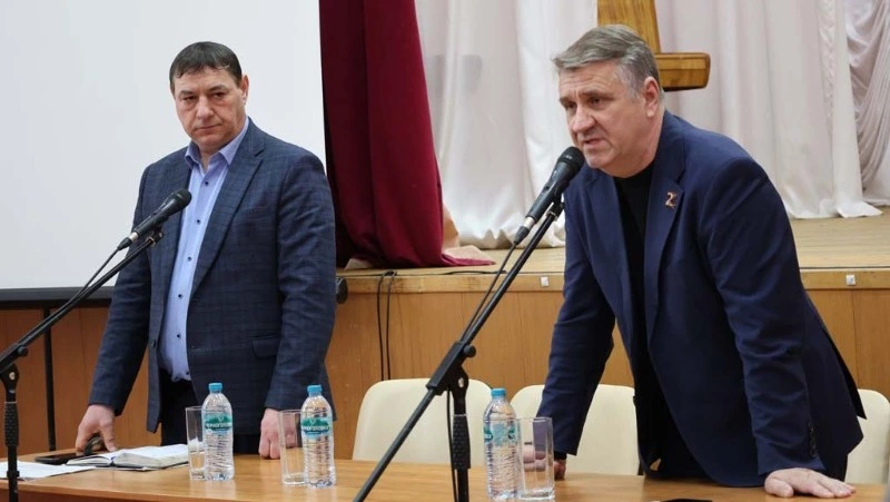 Глава муниципалитета Сергей Морозов провёл встречу с жителями микрорайона Сахарный завод в Чернянке