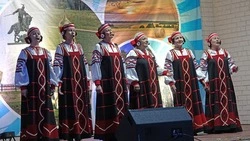 Чернянцы отметили День Государственного флага России праздничным концертом