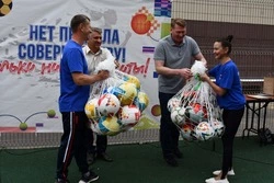Новый спортинвентарь поступил в распоряжение дворовых тренеров муниципалитета