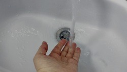 Специалисты Водоканала восстановили работу системы водоотведения в Чернянке