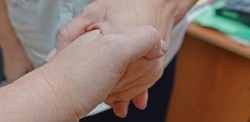 Жительница Русской Халани Галина Хороших поблагодарила депутата Госдумы Андрея Скоча за помощь