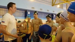 Бронзовый олимпийский чемпион по плаванию Антон Чупков провёл тренировку для школьников района