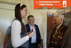 Чернянские ветераны принимали поздравления на дому