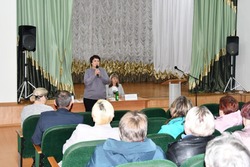 Жители Кочегур задали вопросы главе администрации Чернянского района Татьяне Кругляковой