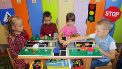 Воспитатели детского сада из Кочегур поделились методиками по обучению малышей ПДД