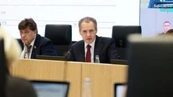 Вячеслав Гладков: «Необходимо увеличить количество работающих подростков в 2025 году»