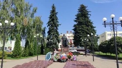 Ученица поселковой школы №2 Вероника Драгина написала эссе об истории мемориала «Скорбящая мать»