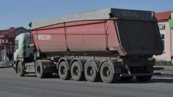 Российские власти ввели обязательное использование электронных документов при перевозке грузов