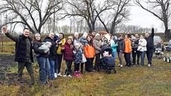 25 семей из Чернянки приняли участие в высадке деревьев на Аллее новорождённых