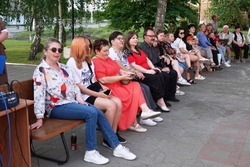 Чернянцы открыли «Белгородское лето» элегантной дискотекой для граждан старшего поколения