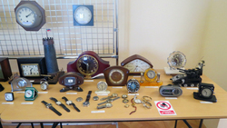 Школьники посетили новую выставку старинных часов в чернянском музее