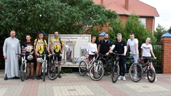 Участники велорейда к юбилею Александра Невского посетили храмы Чернянского района