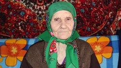 По трудовому пути. Агафья Семёновна Шипилова из Лозного сегодня стала старше на один год