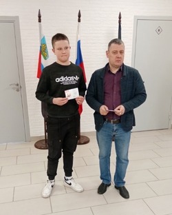 Три жителя Малотроицкого получили золотые значки ГТО