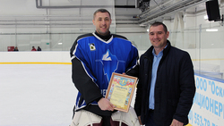 Команда «Чернянка» победила в турнире по хоккею памяти Александра Поплавского