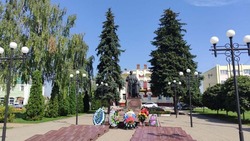 Ученица поселковой школы №2 Вероника Драгина написала эссе об истории мемориала «Скорбящая мать»