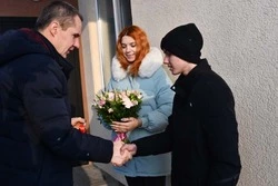 Губернатор Вячеслав Гладков вручил ключи от новых домов двум жителям Чернянского района