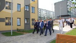 Губернатор Евгений Савченко пообщался с первыми жителями микрорайона «Новая жизнь»