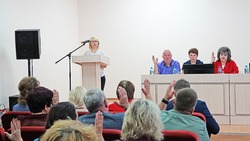 Чернянские депутаты подвели итоги летних каникул на 13-й сессии Муниципального совета