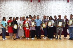 Работники торговли Чернянки получили награды
