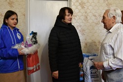 Ветераны Великой Отечественной войны принимали поздравления в преддверии Нового года