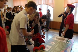 Парта героя в честь уроженца Чернянки Павла Кравченко открыта в третьей школе посёлка