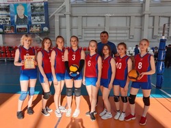 Чернянцы заняли второе место на соревнованиях школьной любительской лиги по волейболу