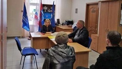 Депутат Белгородской областной Думы Елена Емельянова провела первый личный приём граждан в Чернянке