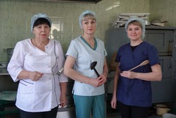 Повара девяти образовательных учреждений Чернянки готовят для бойцов ароматные приветы из тыла
