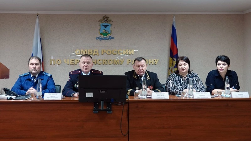 Руководители силовых структур Чернянского округа обсудили соблюдение прав граждан и знание закона