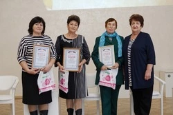 Руководитель чернянского отделения РКК Рита Мирошникова поблагодарила героволонтёров за помощь