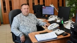 Чернянец Александр Лаптев начал свою трудовую деятельность в 1993 году