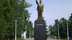 Депутаты облдумы призвали жителей помочь восстановить памятник Ленину