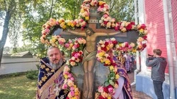 Православная Церковь отмечает Воздвижение Честного и Животворящего Креста Господня 27 сентября