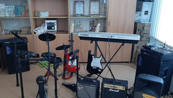 Фонд «Поколение» помог приобрести для школы Чернянского района музыкальные инструменты