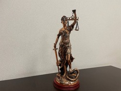 Чернянский суд взыскал компенсацию морального вреда за нанесение побоев продавцу