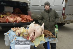 Жители Чернянки приобрели продукты на рождественской ярмарке