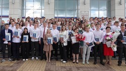 Татьяна Круглякова вручила 99 дипломов молодым чернянским профессионалам