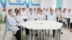 Татьяна Круглякова пообщалась с учениками чернянского медкласса на занятии по оказанию первой помощи