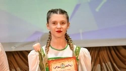 15 чернянских школьников получили первые паспорта