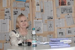 Член Союза журналистов России Вера Прокопчук презентовала свою новую книгу «Всего один шаг...»
