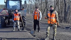 Чернянские дорожники открыли сезон ремонтных работ на автомагистралях округа