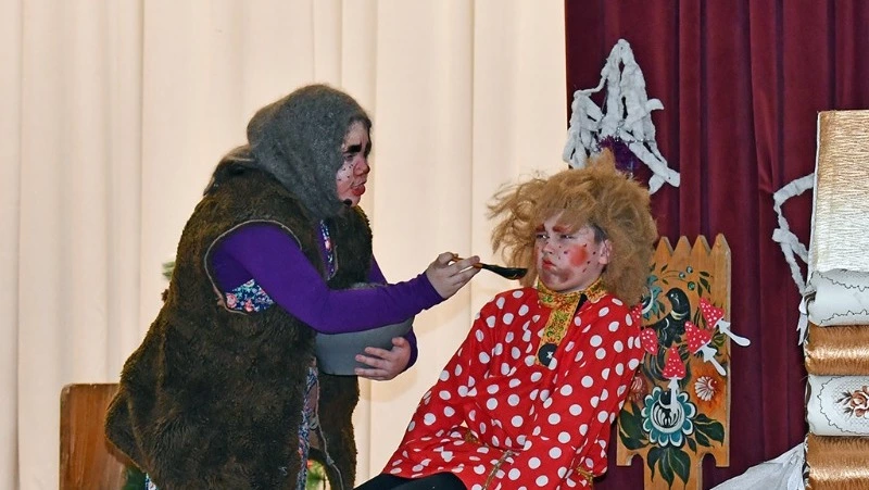 Юные чернянские артисты представили зрителям спектакль «Необычайные приключения Кузи»